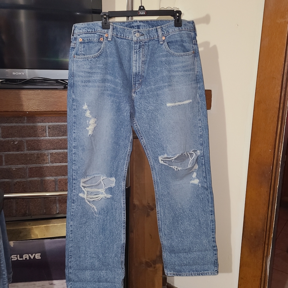 Levis jeans 569 distressed 36x34 nwot